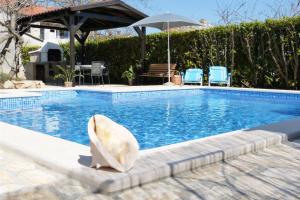 Fotografie z fotogalerie ubytování Family friendly apartments with a swimming pool Valbandon, Fazana - 7346 v destinaci Fažana