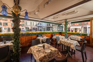 Restaurace v ubytování Hotel Santa Marina
