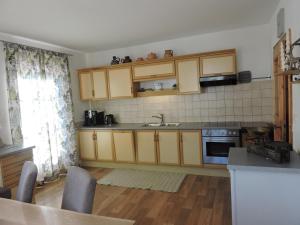 A kitchen or kitchenette at Stegerbauer