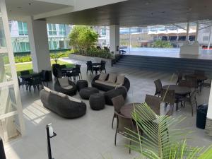 Ruang duduk di abreeza chills place t2-2521 +3 gambar