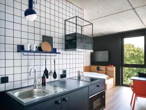 A cozinha ou cozinha compacta de STAYERY Frankfurt Sachsenhausen