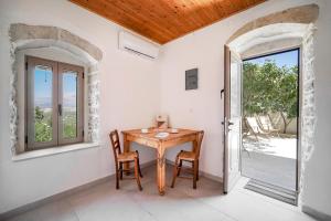 Φωτογραφία από το άλμπουμ του Serenity Courtyard village apartment σε Kousés