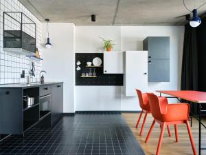 A cozinha ou cozinha compacta de STAYERY Frankfurt Sachsenhausen