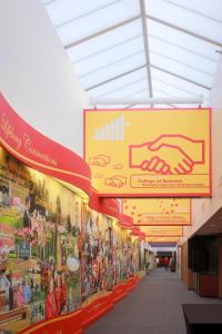 Pasar raya atau kedai lain di hotel atau berdekatan