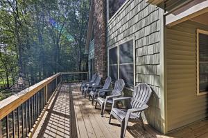 Balcone o terrazza di Family Home in Albrightsville with Furnished Deck