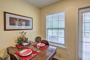 大学城Studio in College Station with Expansive Deck!的相册照片
