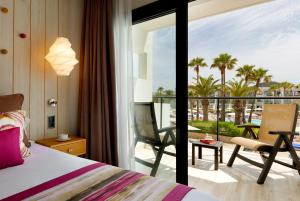 Uma varanda ou terraço em Grand Palladium White Island Resort & Spa - All Inclusive