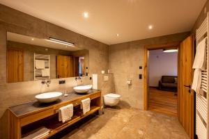 Koupelna v ubytování Rustika - Appartements & Spa