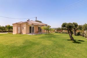 Fotografie z fotogalerie ubytování Dimitra's sunny villa v destinaci Mirsinokhórion