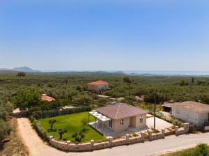 Fotografie z fotogalerie ubytování Dimitra's sunny villa v destinaci Mirsinokhórion