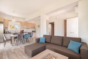 Fotografie z fotogalerie ubytování Dimitra's sunny villa v destinaci Mirsinokhórion