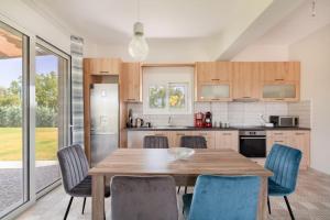 Fotografie z fotogalerie ubytování Dimitra's sunny villa v destinaci Mirsinokhórion