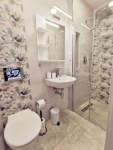 Villa Krysia 50 m do morza的一间浴室