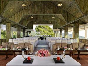 Fortune Park Moksha, Mcleodganj - Member ITC Hotels' Group的休息区