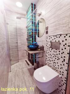 Villa Krysia 50 m do morza的一间浴室