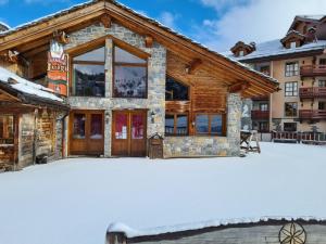Zdjęcie z galerii obiektu Arc 1950, Appartement standing dans résidence 5 étoiles, skis aux pieds,- 4-6 pers, Piscine extérieure & Spa w mieście Arc 1950