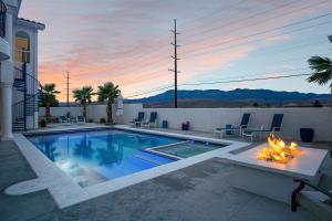Πισίνα στο ή κοντά στο Greek Goddess, Private Heated Pool and Hot Tub
