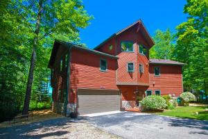 Το κτήριο όπου στεγάζεται  η παραθεριστική κατοικία