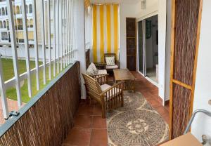 A seating area at Beach/Golf