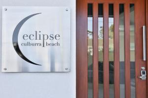 Eclipse Absolute Beachfront with Stunning Views的证书、奖牌、标识或其他文件