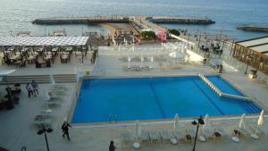 Bazén v ubytování Ada Beach Hotel nebo v jeho okolí
