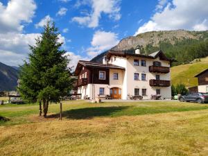 Výhľad na hory alebo výhľad na hory priamo z apartmánu