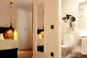 Kúpeľňa v ubytovaní Woohoo Rooms Fuencarral