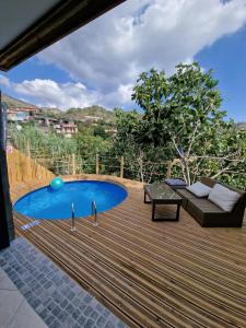 Bazén v ubytování Aprosmeno Jacuzzi House 3 With Private Pool nebo v jeho okolí