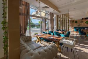 Restaurace v ubytování Hotel IDEAL Deluxe