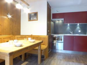 Kuchyň nebo kuchyňský kout v ubytování Apartment Galaxie 218 by Interhome