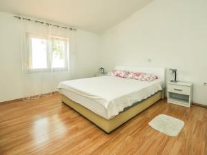 Postel nebo postele na pokoji v ubytování Holiday Home Anđela by Interhome
