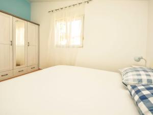 Postel nebo postele na pokoji v ubytování Holiday Home Anđela by Interhome