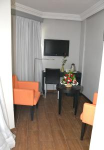Μια τηλεόραση ή/και κέντρο ψυχαγωγίας στο Ubay Hotel