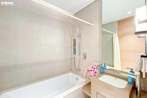 Bilik mandi di bnbmehomes - Address Beach Resort