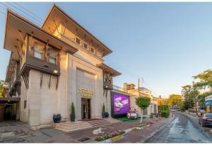 Фотография из галереи Savoy Hotel Spa & Casino в Кирении
