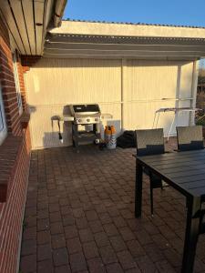 Casa Markskellet, Billund - hygge og leg for alle的阳台或露台