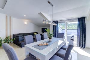 Część wypoczynkowa w obiekcie Apartment Ćosić Green
