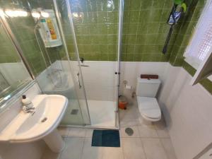 Fotografia z galérie ubytovania Cosy House, Sunny Terrace, Amazing Views & Outdoor Bathtub! v destinácii Granada