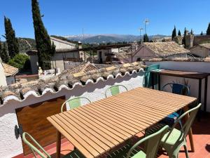 Fotografia z galérie ubytovania Cosy House, Sunny Terrace, Amazing Views & Outdoor Bathtub! v destinácii Granada