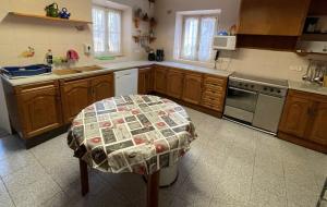 A kitchen or kitchenette at Masia Rural Les Alsines