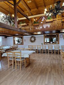 Restoran või mõni muu söögikoht majutusasutuses Guesthouse Jelenov greben