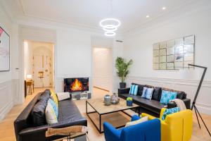 Telewizja i/lub zestaw kina domowego w obiekcie Ever House - CHUECA-GRAN VIA