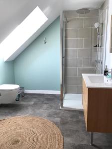 Ένα μπάνιο στο Petite maison chaleureuse