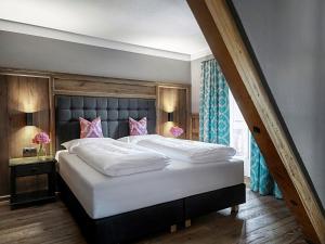 Postel nebo postele na pokoji v ubytování Landgasthof Hotel Linde