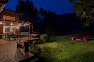 Zahrada ubytování Alpine Highmark by KABINO Hot Tub Fire Pit Fully Fenced Backyard WiFi