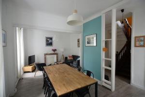 Posedenie v ubytovaní Nouveau : maison à 50 m de la plage
