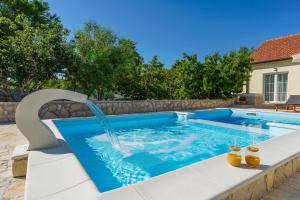 Bazén v ubytování Villa San Antonio - Heated pool nebo v jeho okolí