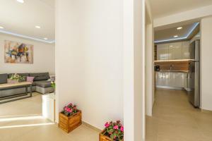 Kuchyň nebo kuchyňský kout v ubytování Villa San Antonio - Heated pool