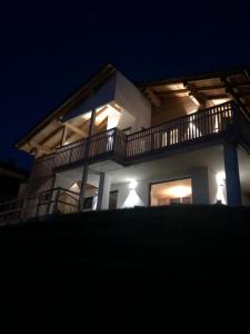 A balcony or terrace at Bergchalet Dein Paradies