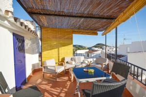 Balkón nebo terasa v ubytování Casa Rosario, Frigiliana Large Historic Townhouse with Amazing Roof terrace HansOnHoliday Rentals